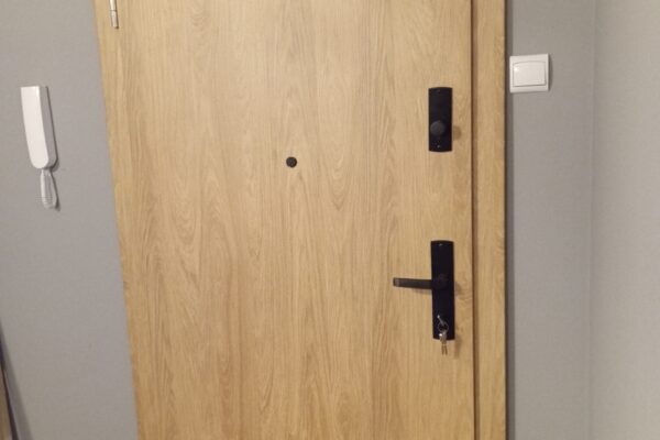 1748639250941